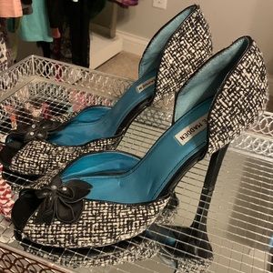 Black and White Tweed Steve Madden peel-toe pumps